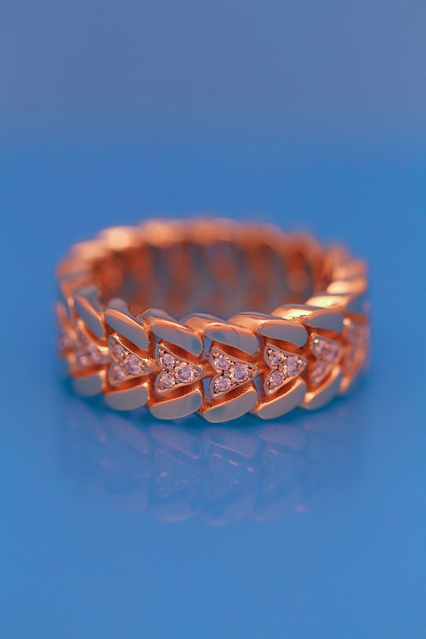 Lover's Link Wedding Band "Thick"