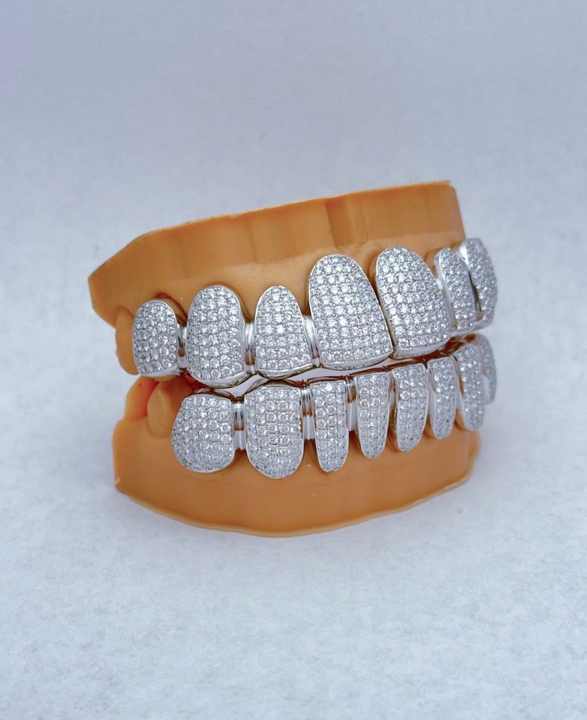 Pavé Diamond Grillz Full Set 8 + 8 White Gold