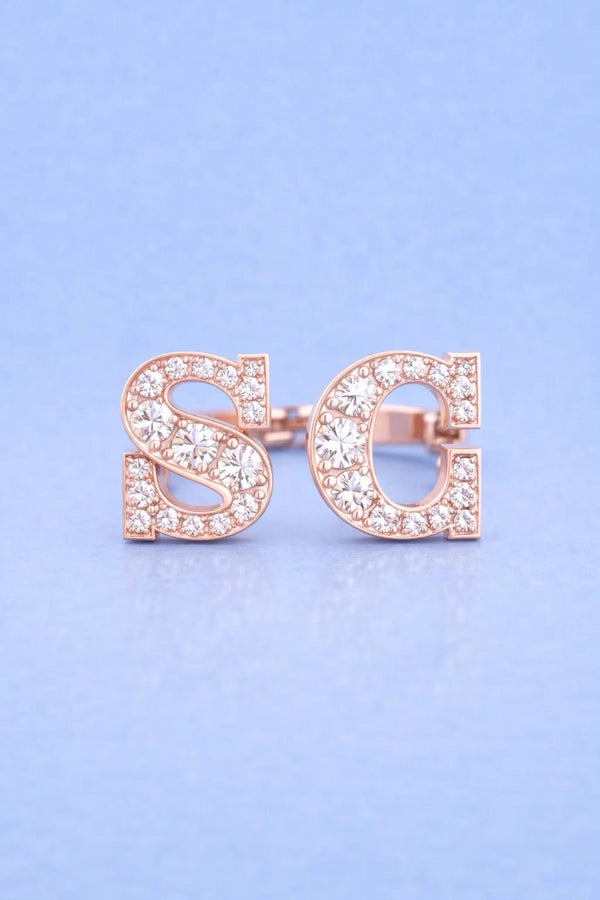Initial ring in rose gold
